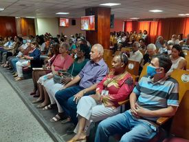 🗣️Presiden el matutino Viceministra, <a href="/LourdesRguezR/">Lourdes Rodriguez Ruiz</a>,en acompañamiento Laura Lara, Secretaria del Sindicato dl municipio Hab Vieja, Directores Generales y Miembros d las organizaciones políticas y de masas dl organismo.
#FinanzasyPrecios
#JuntarYVencer🇨🇺