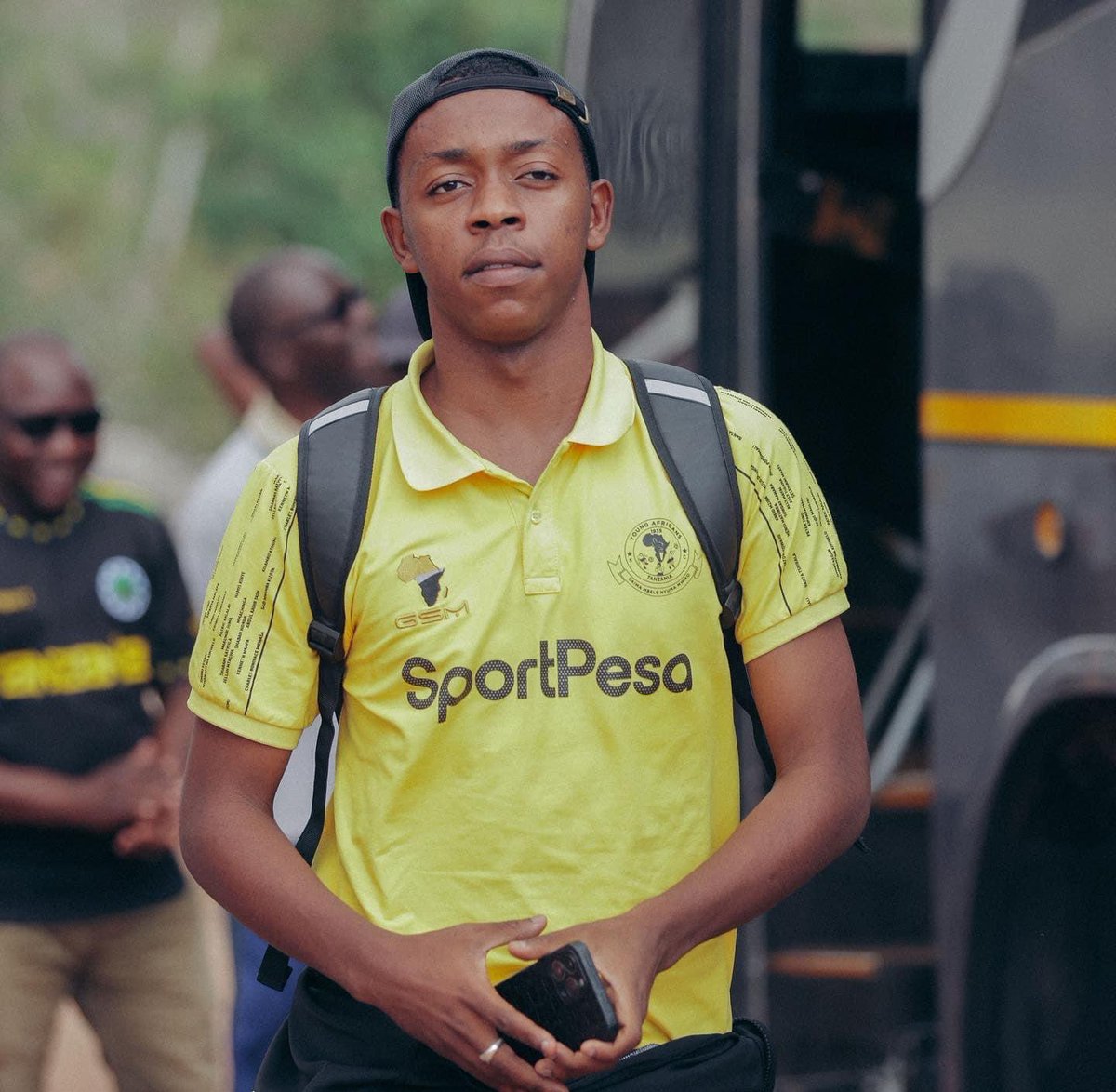 MickyJnr__'s tweet photo. At his new club, he will receive four (4) times his salary at his current club. 🚨🇹🇿

It’s all about the money indeed because I don’t understand why Salum will leave playing in CAF Confederation Cup to a club that’s not playing in Africa. 

#Transfers I #AfricanFootball https://t.co/1RU3Kb8UnG
