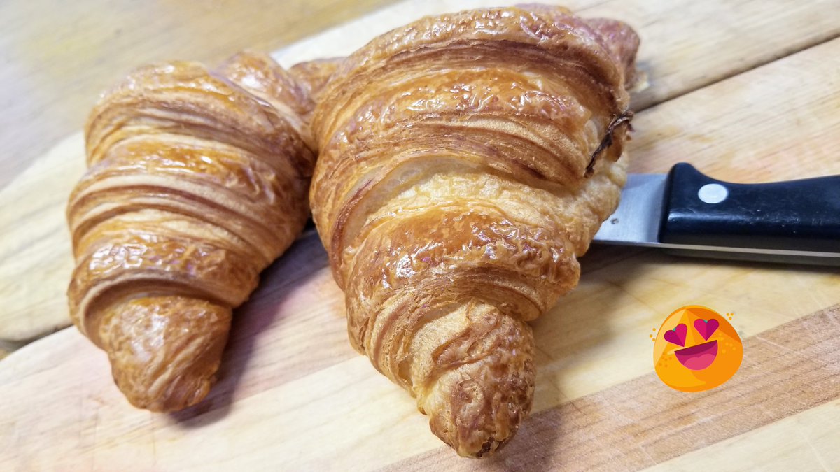 BREADBAR_LA's tweet image. 👉 👉 Bake alert: Baked fresh for you! #croissant au #beurre Available online for delivery and pick up. 💖 💖 

#breadbar #breadbar_la #breadlove #lovebread #breadpassion #breadcraft #viennoiserie #southbay #losangeles