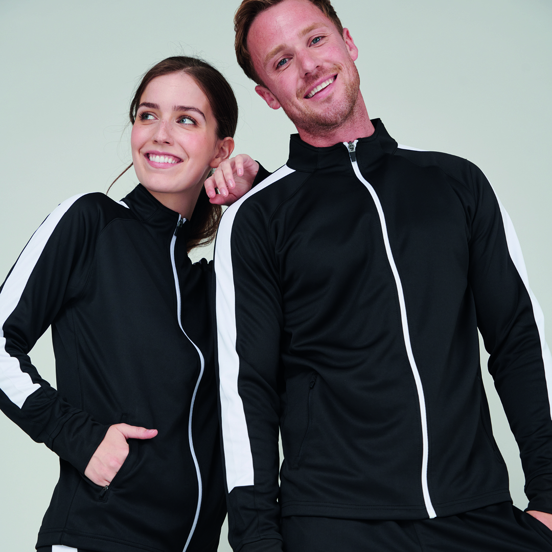 Hanging up the team kits for the festive season- ready to kick start in January! Wishing you a Merry Christmas and Happy New Year. 

#findenandhales #merrychristmas #festive #teamwear #trackwear #tracksuit #newyear #henburybrands