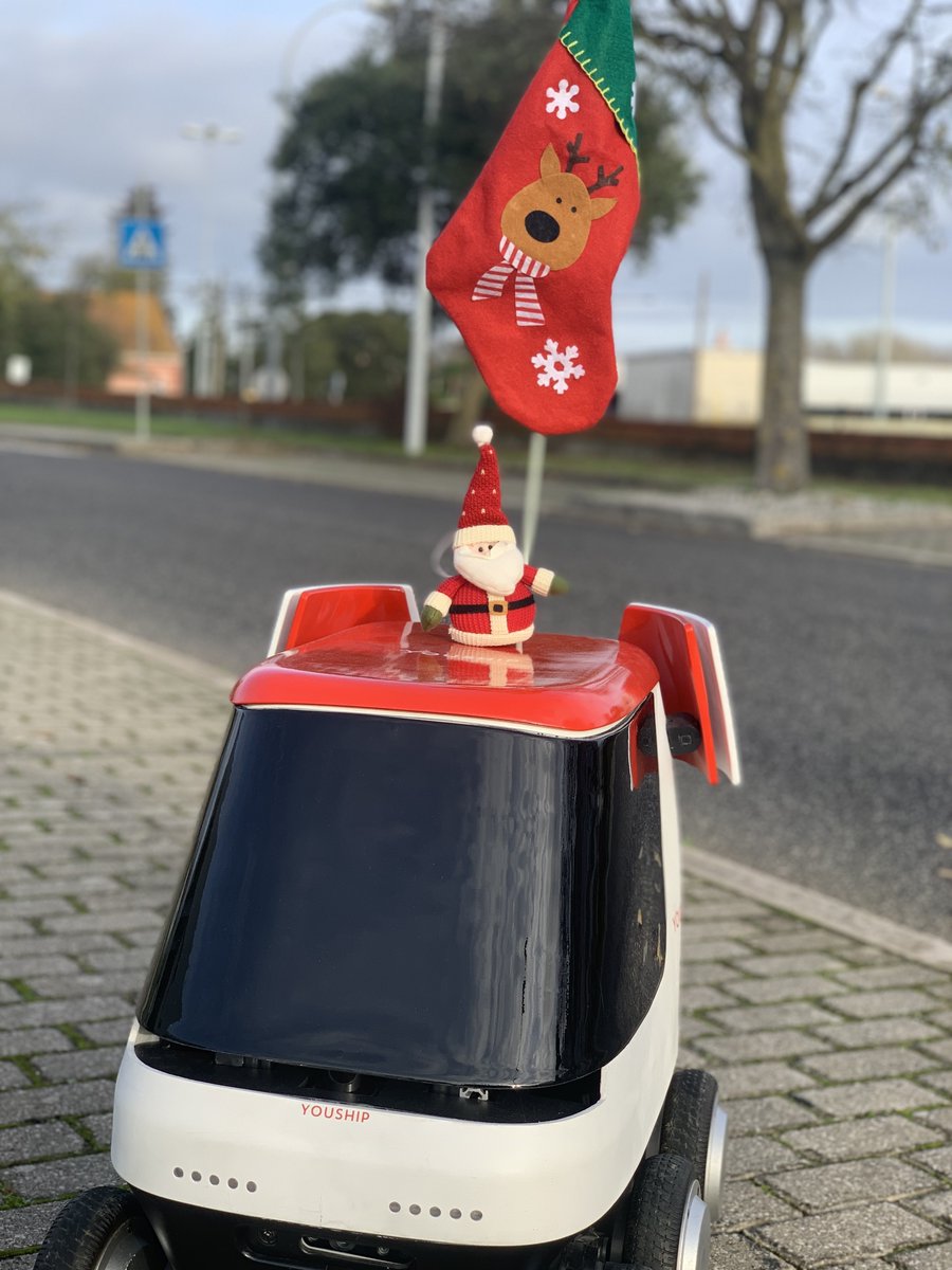 youshipcom's tweet photo. Happy Holidays and a 2023 full of deliveries! 🎄🎁🥂 https://t.co/i6dVR6ZcTn