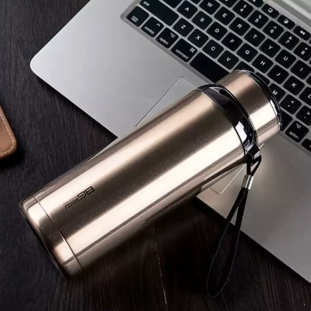 threadsgraphic's tweet photo. Thermos Insulated Vacuum Flask (800ml, 1000ml) Stainless Steel Water Bottle To Keep Hot And Cold😘😘😘
#decorativity #Islamabad
#womenofislamabad
#bottle
#gymgirls #kitchendecor #kitchendesign #household
# https://t.co/3HBvkJ7DTR
