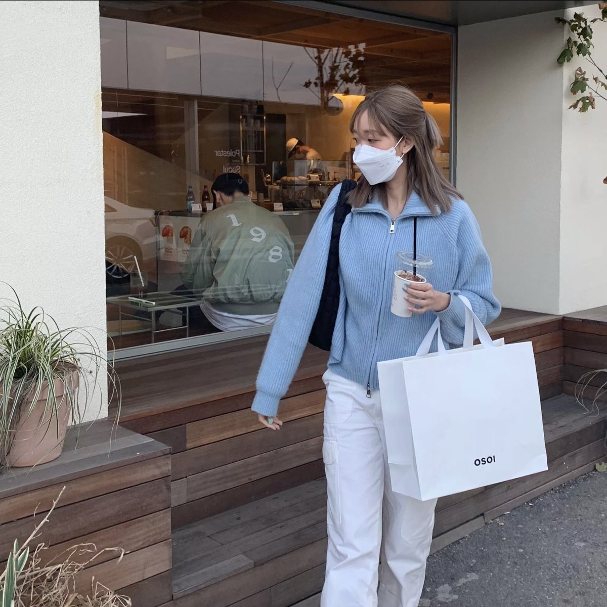 vchryinyourarea's tweet photo. 💐 #ส่งต่อ #rollriroo
rollriroo รุ่น soup zip สี blue
price : 900 free shipping (from1190)
สินค้าใหม่มากๆ ลองใส่1ครั้ง ยังไม่ผ่านการซักเลยค่ะ
#lookbooklookbook #jellyplease #basicbysita #salisa #salisaofficial #everydayapparels #rollrirooส่งต่อ #rollriroo #thefreckledmarket https://t.co/x7H8FsVYkD