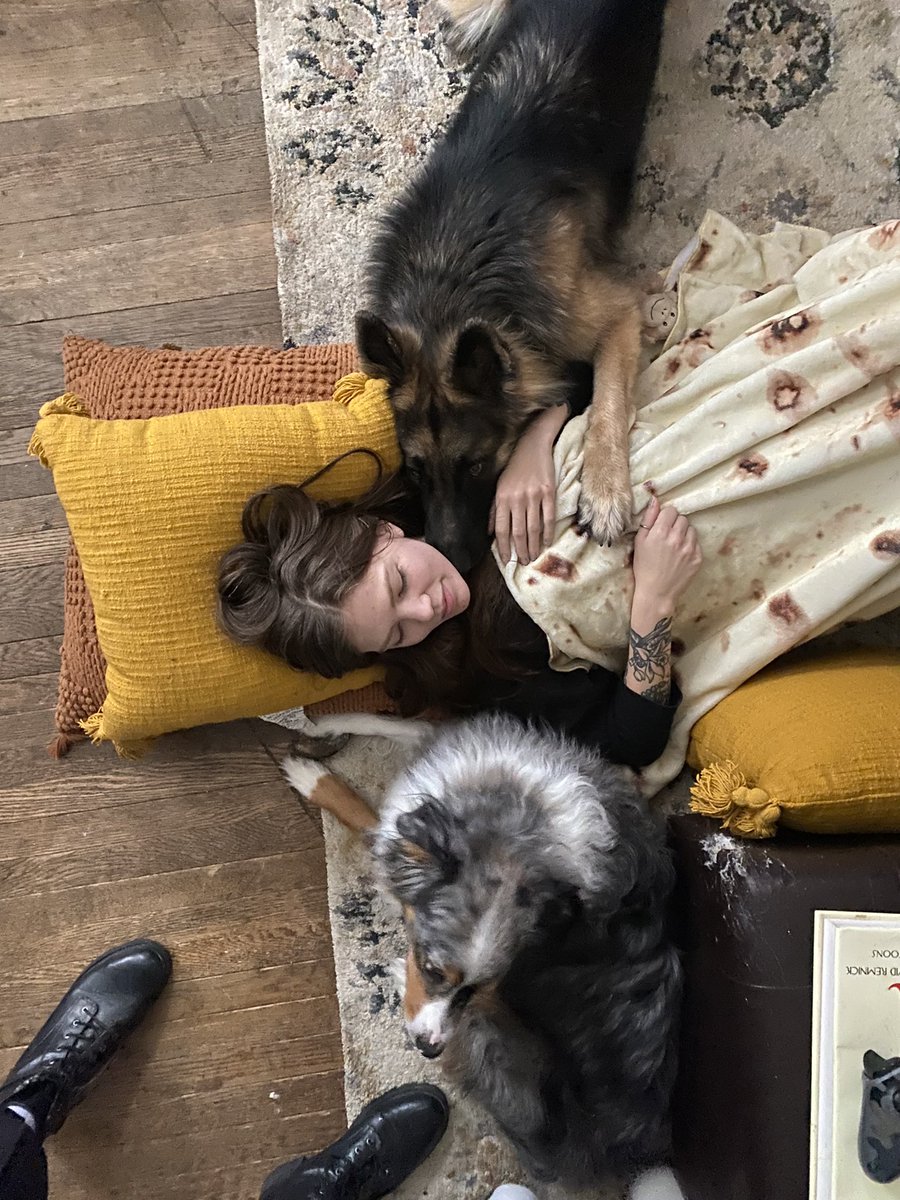 M0l1y's tweet photo. snow days 💕🎅🏻 https://t.co/67L1VJEnFV