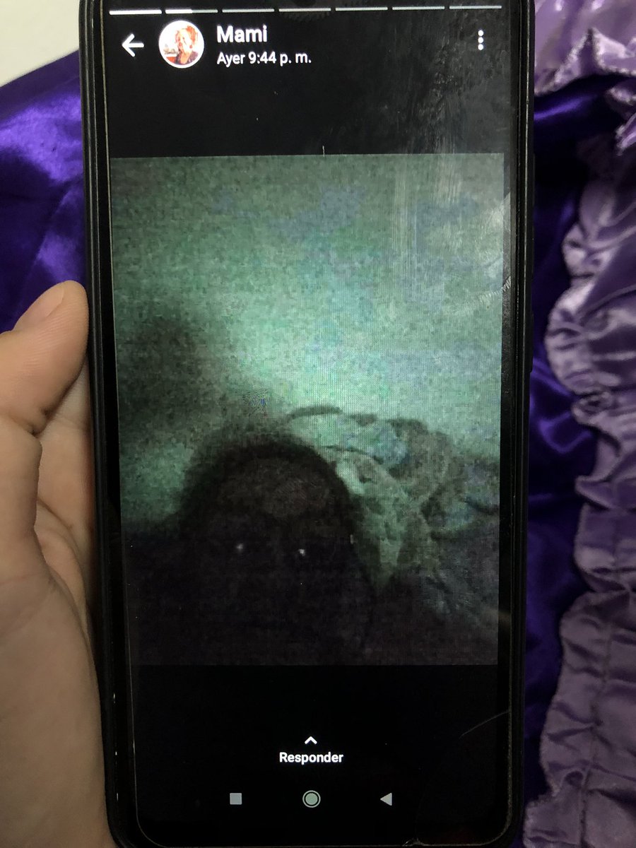 hay que quitarle el teléfono a mi abuelaa