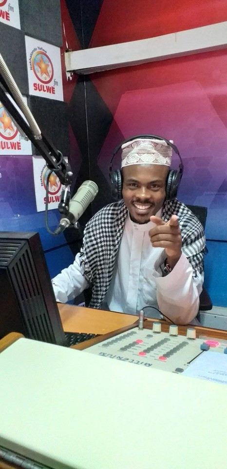 SulweFM's tweet photo. #Khuli khu Mundu No Mundu wewe..chisa chibili cha bwelabula khwola chisa sita cha busia...ese omumela mbuchi Saasia Okhwa Sichangi nokana Yombo yombo..bona khwatikhamo khubukote bwa sikuku @saasiaj https://t.co/AE8tO00emX