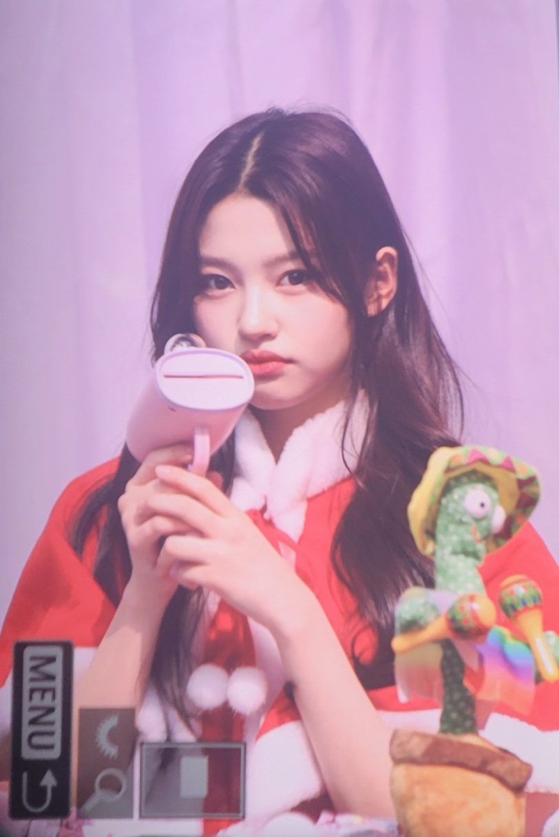 Record0428's tweet photo. 221223

#첫사랑 #CSR #두나 #DUNA https://t.co/U0hk9XmHWV