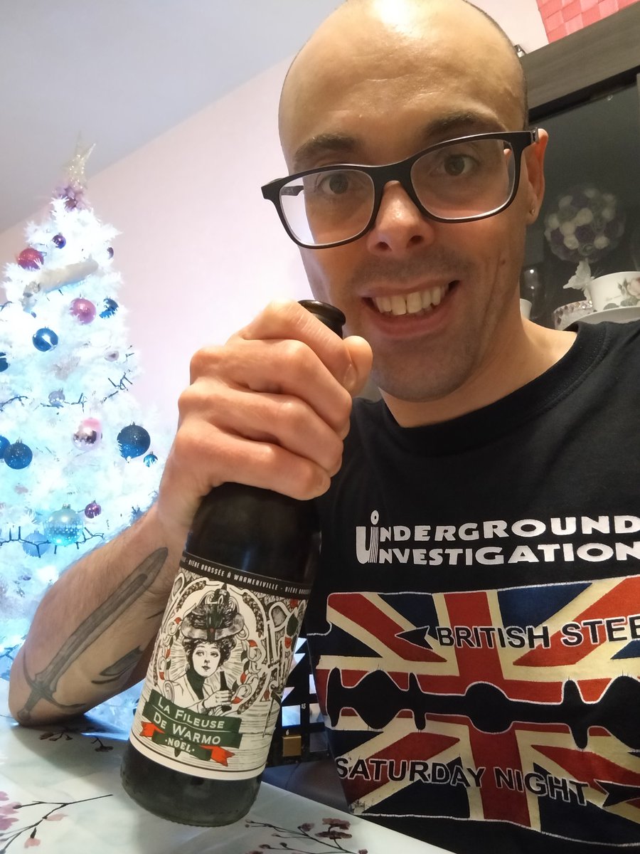BenoitVairon's tweet photo. Apéro pré réveillon... Belles fêtes à toutes et à tous ! https://t.co/ZRRccJUJAk