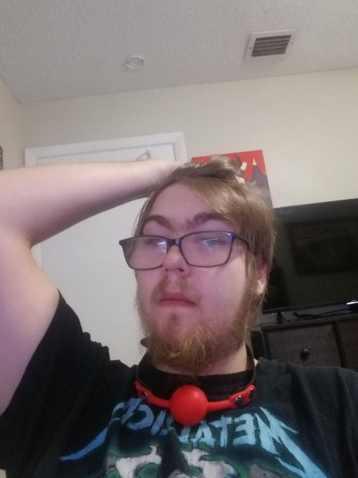 I'm live on #chaturbate come hang out https://t.co/lESUMjAnzZ

#porn #glasses #nerd #pornhub #LIVE #gay