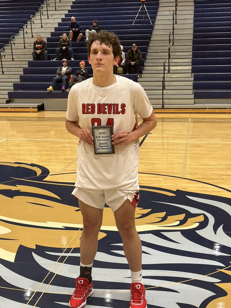 bnimmons59's tweet photo. Final: Saluda 62, Liberty 50. Despite a furious comeback in the third quarter, the Red Devils fall in their final game of the tournament. Liberty’s @JordanBurdette7 led the Red Devils with 27 points and was named to the all tournament team. https://t.co/kOqDjOa8zr