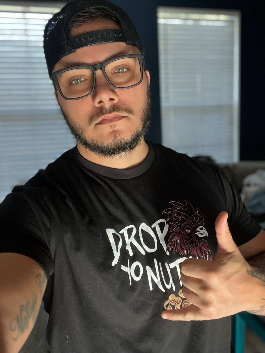 RCreelMusic's tweet photo. This is my fake glasses because Sellers is staying home appreciation tweet lol. #GameCockNation #CB90 #Gamecocks  I see a stadium full of fans wearing fake glasses in our future 🏈🐔🤙🏽 https://t.co/wpufr0SSG0