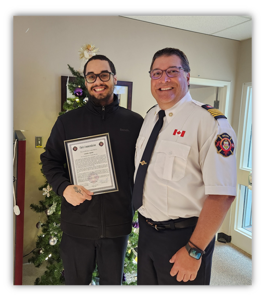 OshawaFire's tweet photo. Communicator Daniel received a “Chiefs Commendation” from Chief Clark for outstanding performance in providing support that protected a community member.     Well done! 

@oshawacity 
@iafflocal465 
#FireDispatchFriday
#caringforourcommunity https://t.co/7wdNSD7Db0