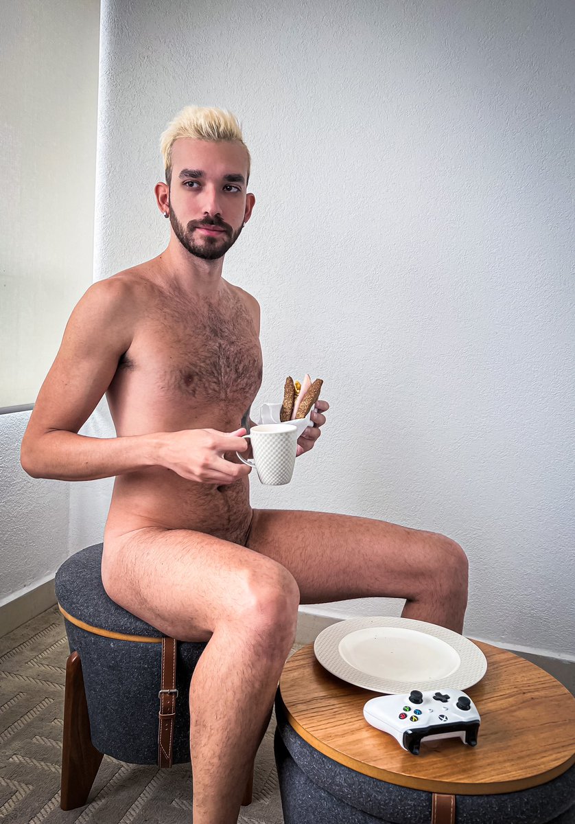 OCaRibeiroN's tweet photo. Café da manhã às 14h 😅 https://t.co/jtkAx1lmeE