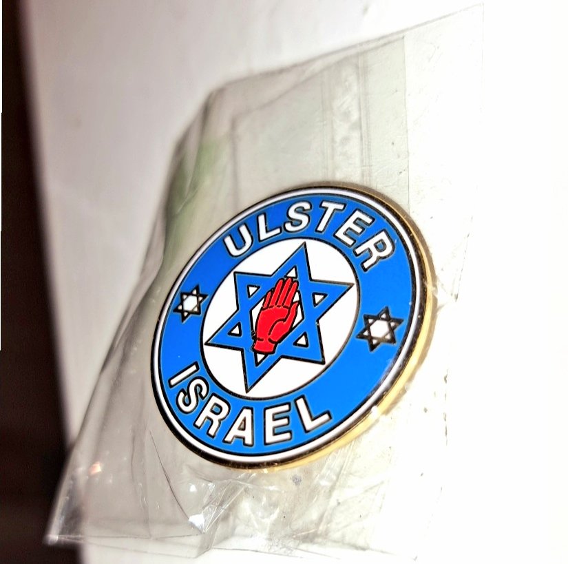 Another new badge arrived 🇬🇧🫡🇮🇱 No surrender! 

#UlsterStandsWithIsrael
#NorthernIreland <a href="/ukinisrael/">UK in Israel 🇬🇧</a>
#Israel <a href="/Israel/">Israel ישראל</a>