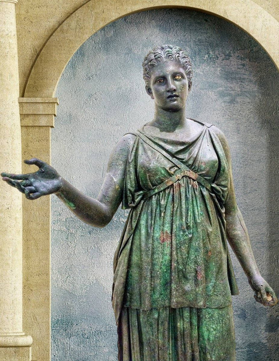 ArysPan's tweet photo. Bronze Artemis of Piraeus, late Classical period (second half of 4th c. BCE). 

Archaeological Museum of Piraeus
#Archaeology #AncientGreece https://t.co/W2P5lwJMdb