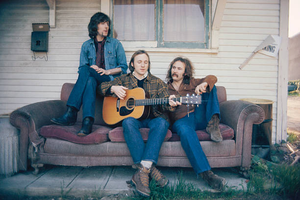 FkrhsUZXoAAPYVk?format=jpg&name=small