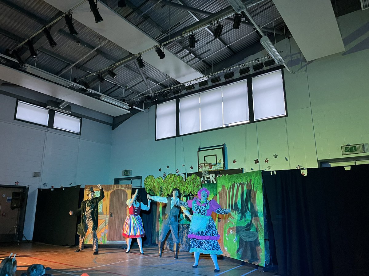 MissLAHarrison's tweet image. What a lovely morning watching Jack and the Beanstalk.  Thank you @MandMTheatrical #P4H #BEST