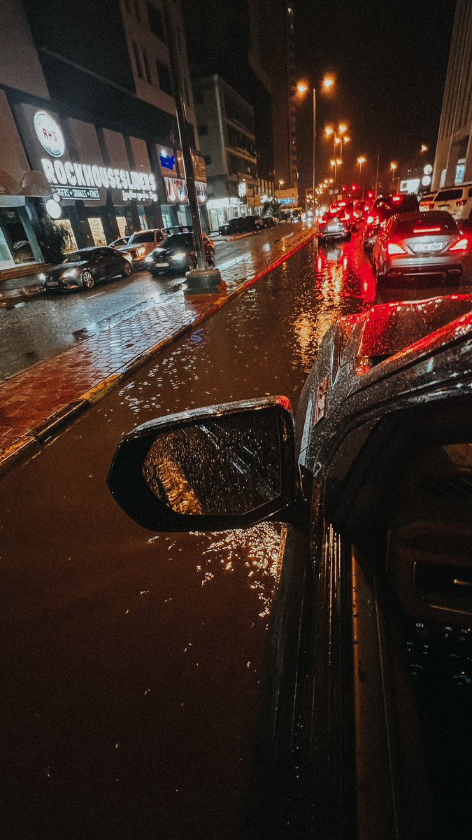 alomranfotos's tweet photo. تغطية للامطار بالديرة حاليا 🇰🇼 🌧️ https://t.co/LnAoH5zW8X