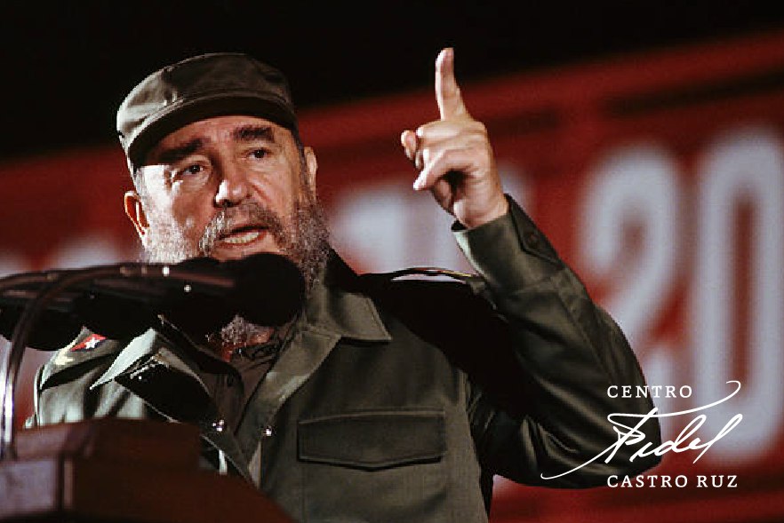 #Fidel:"Tenemos por delante un futuro, tenemos por delante un continente en revolución, del cual #Cuba es vanguardia, es ejemplo, es bandera; un continente que sacudirá el yugo, un continente que se liberará del imperialismo". #FidelVive