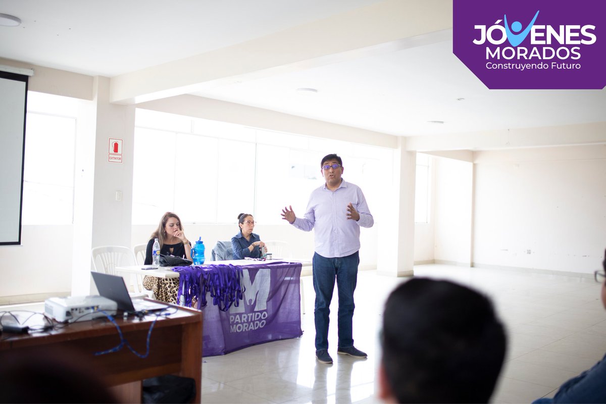 JovenesMorados_'s tweet photo. ¡Nuevos Rostros Morados 2022! 🇵🇪💜

El Perú merece una nueva clase política, por ello el Partido Morado apuesta por invertir en el talento de sus jóvenes. Después de evaluaciones, clases y prácticas cerramos el año con la graduación de los Programas Académicos de Jóvenes Morados. https://t.co/FnbiLEJVmX