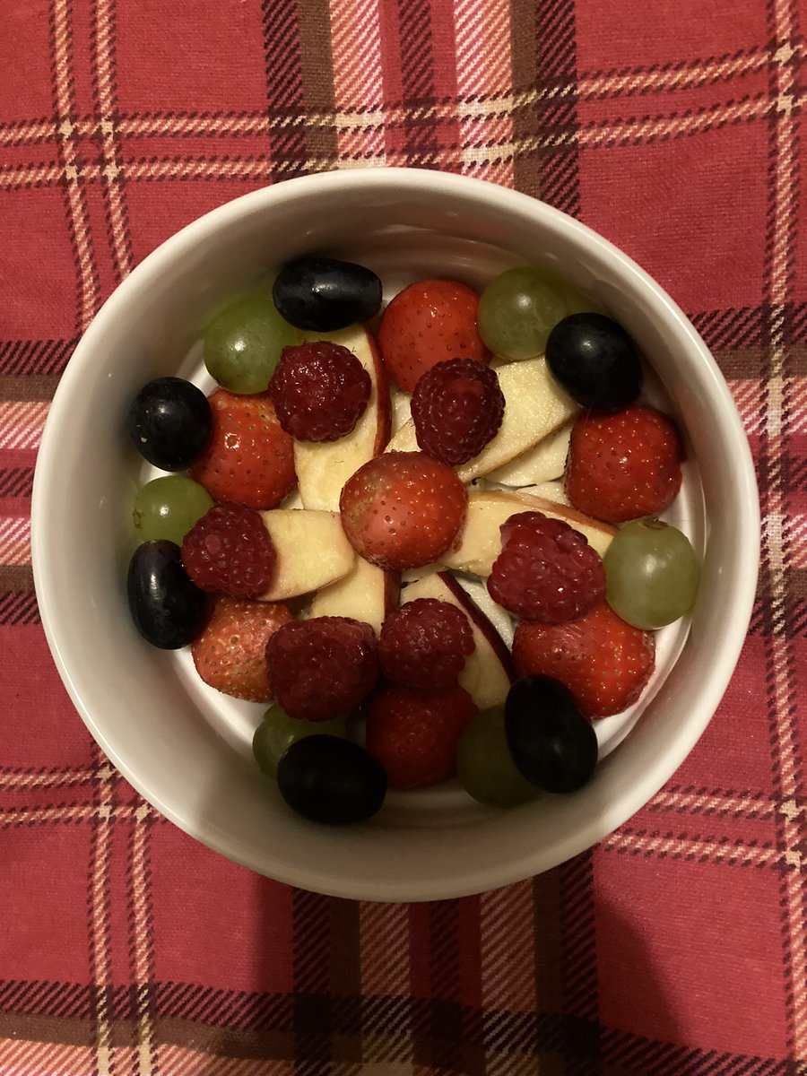 Jan_Lentzos's tweet photo. Some more of Barry’s lovely fruit salads 😊
🍎 🍌 🍇 🍏 🍓 🍎 🍌 🍇 🍏 🍓 #FruitSalads #FreshFruit #Bananas #Apples #Grapes #BlackGrapes #RedGrapes #WhiteGrapes #Strawberries #Raspberries #WristFracture #OneHandedEating #SpoonFood #ForkFood #FruitSalad #EatingWell #FreshFruits https://t.co/gelpmRyZ4P