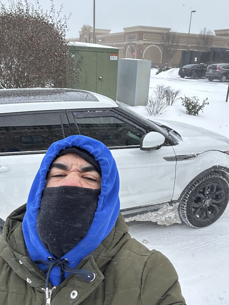 Today was no different than any other day that my team may of need me to come through. -4 degrees 🥶breezy🌬️, no problem, my team knows they can count on me and that’s what matters. Retail Sunshine, Let’s have a great sales day! #TheGreene #TeamStorm #LifeAtAtt #OHPA #Christmas