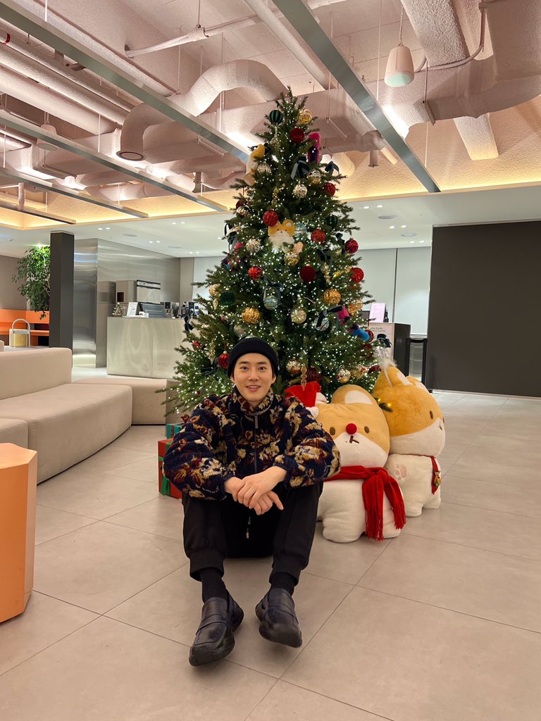 baekiosh's tweet photo. Junmyeon en Bubble confirmó Comeback de EXO el próximo año 🥺💗

🐰: “¡Es nochebuena! ¿Qué estás haciendo? Te extraño, no hemos estado juntos por 2 años, estoy tan feliz de pasar este año contigo. El año que viene haremos un comeback, así que espera un poco ¡EXO comeback!” (+) https://t.co/OTQeJvysyg
