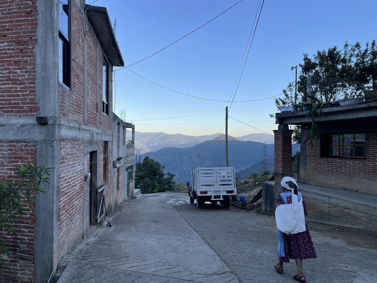 mcdnldhashbrown's tweet image. imagine waking up to this everyday.
unreal.
my dads town,
San Pedro Cajonos, Oaxaca