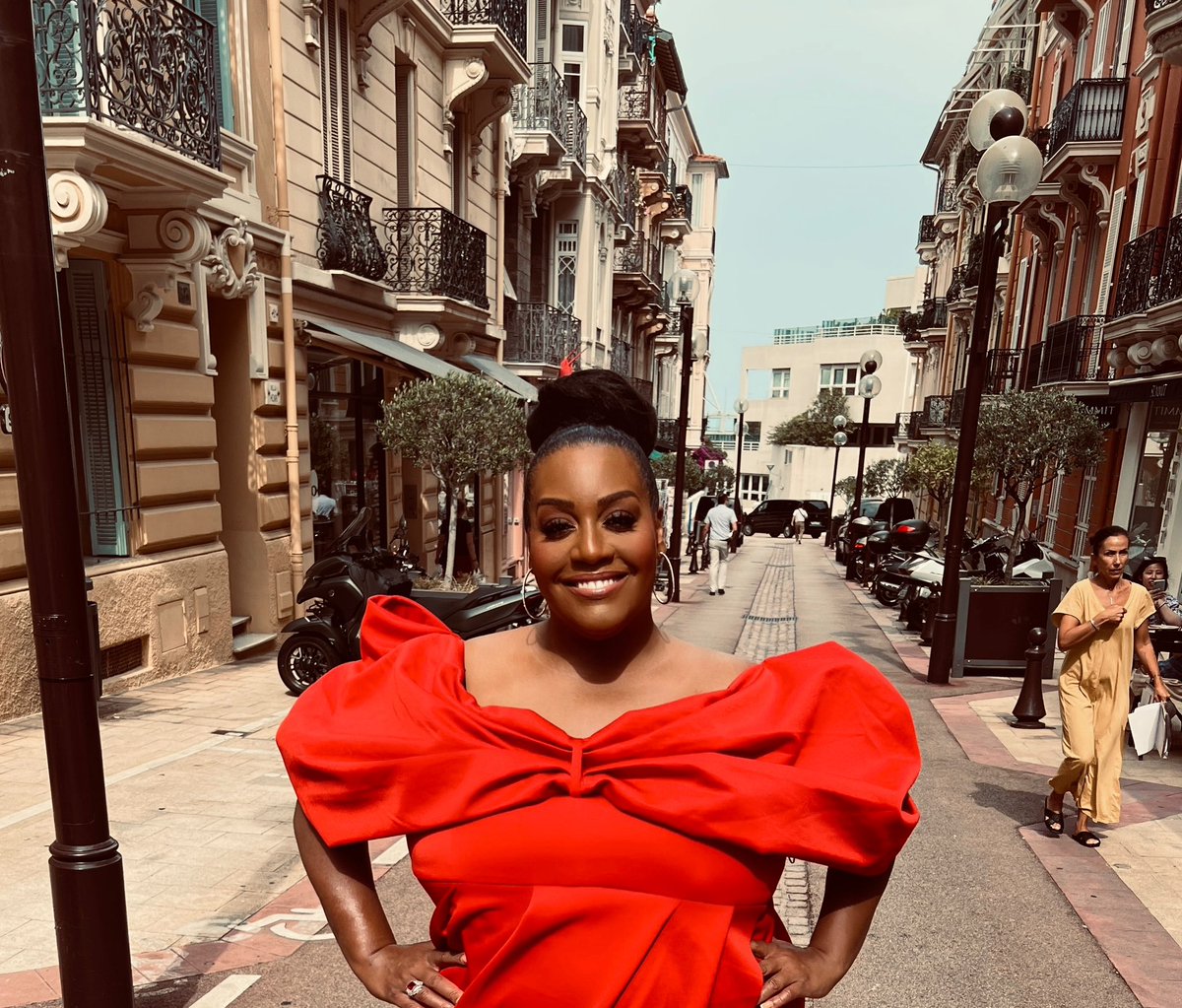 AlisonHammond's tweet image. Hope you can tune and escape into my documentary tonight called Alison hammond In at the Rich End on on itv Tonight at 9 pm . Riveria here I come !!