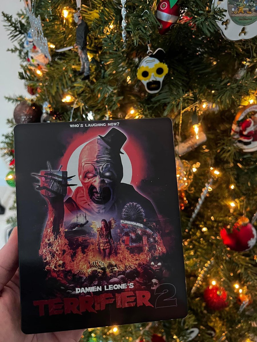 damienleone's tweet photo. A lot of people are starting to receive their Terrifier 2 steelbooks! Only a matter of time before some fan theories are either confirmed or refuted 🗡 ✨😬🤡 #directorscommentary #checkitout #terrifier2 #steelbook #bluray https://t.co/80iSWkY7Ap