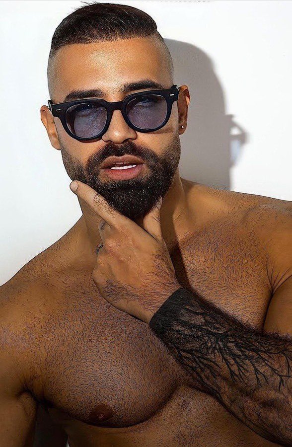 Hairy Inc. on Twitter: "Look at that sexy #hairychest on that sexy guy….so sad he’s so trimmed