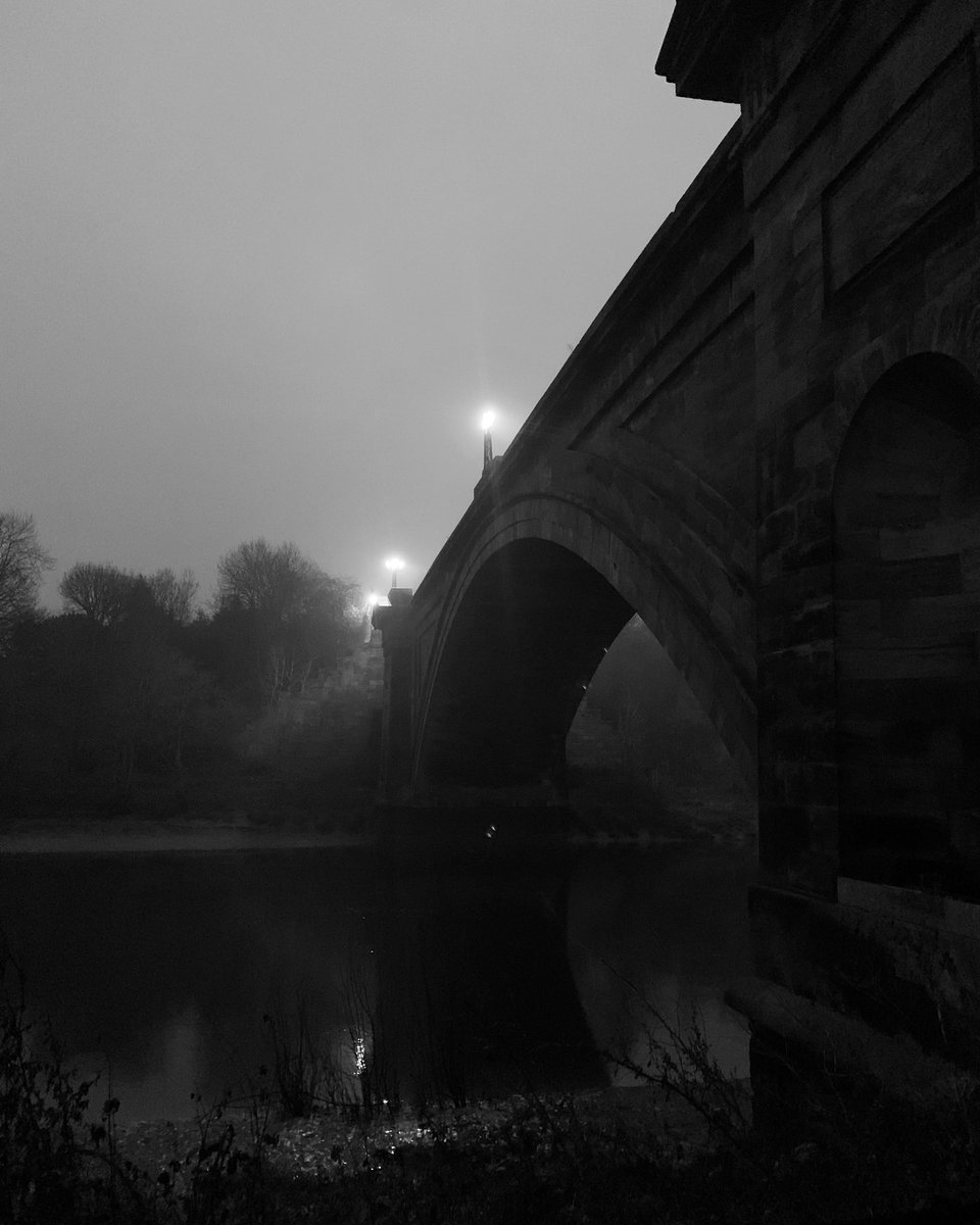 ClaireBowler1's tweet photo. The Grosvenor Bridge looked beautiful at dusk in @ShitChester #Chester #blackandwhitephotography https://t.co/Jr8BAGJHKM