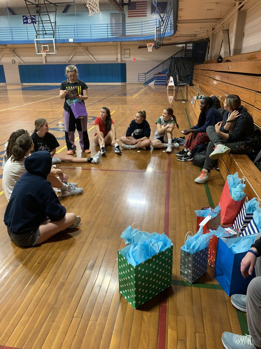 PortlandGBB2020's tweet photo. We should stick to basketball🫣

A great early morning practice to celebrate with most of our varsity group💙🤍 

Happy holidays to you and yours from PHS GBB💙🤍

#WinLoseOrDraw
#GoBulldogs 
#BulldogsLoveEarlyMorningPractice https://t.co/M8K9ueUPtu