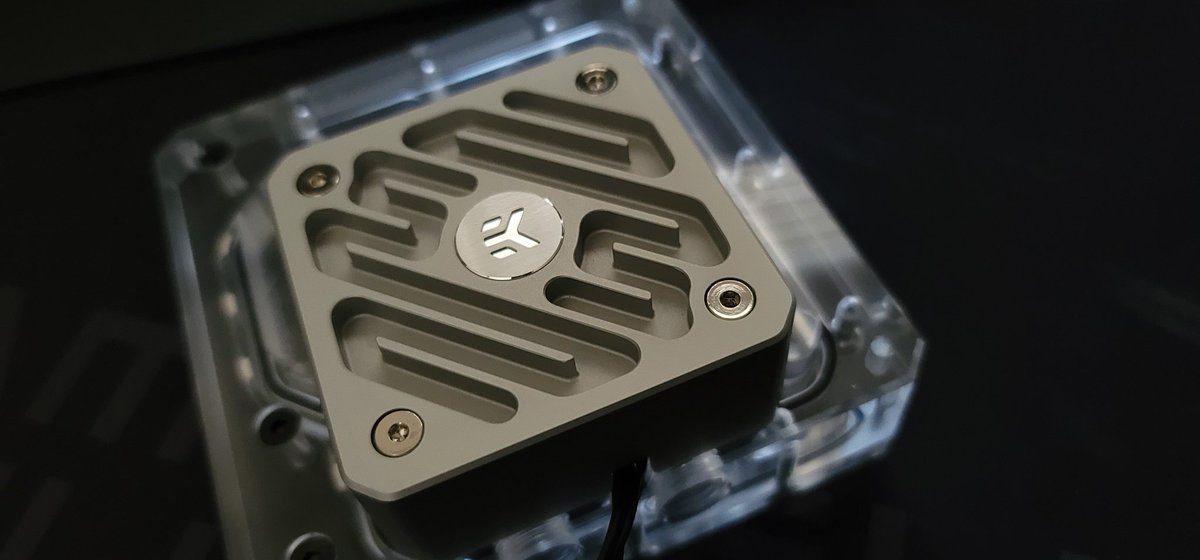 EnviousMods's tweet photo. @EKWaterBlocks flow meter & ddc pump heatsink are being prepped to go in the LabelX Mod for #CES
#ekwaterblocks #ekwb #enviousmods #LabelX #CES2023 #flowmeter https://t.co/jJUg48t1FZ