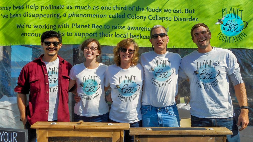 If you are looking for any last-minute gifts for your family, consider making a donation (one-time or monthly) to Planet Bee in their name.

Every dollar helps ensure that we can offer our programs at no cost to schools.

Donate today at planetbee.org/donate-to-plan…

#beethechange