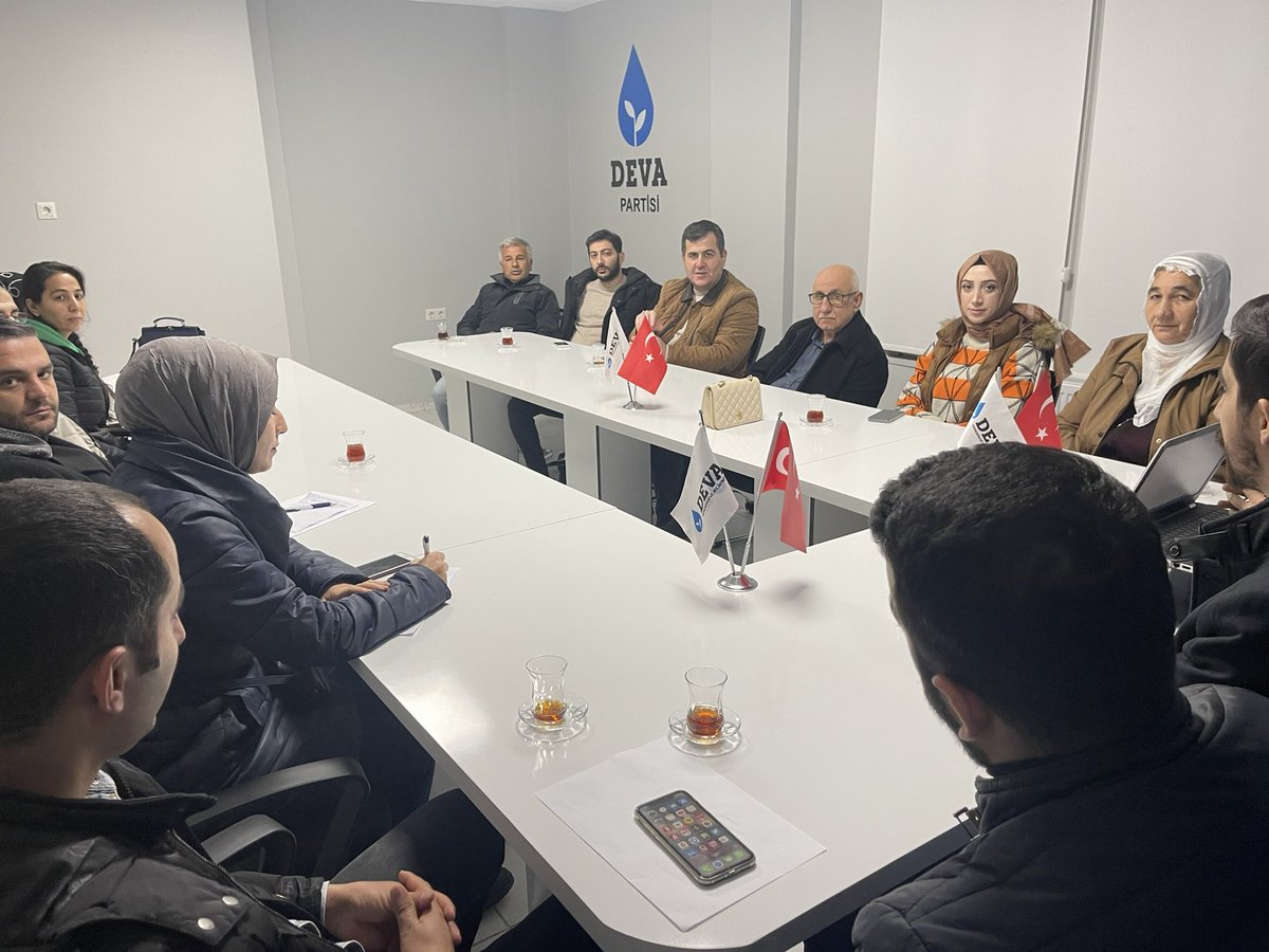batmandadeva's tweet photo. İl başkanımız Melik Müjdeci'nin başkanlığında haftalık olarak gerçekleştirdiğimiz "Başkanlık Kurulu Genel Değerlendirme" toplantısını düzenleyerek, gündem maddeleri hakkında istişarelerde bulunduk. https://t.co/fXszv7zBP1