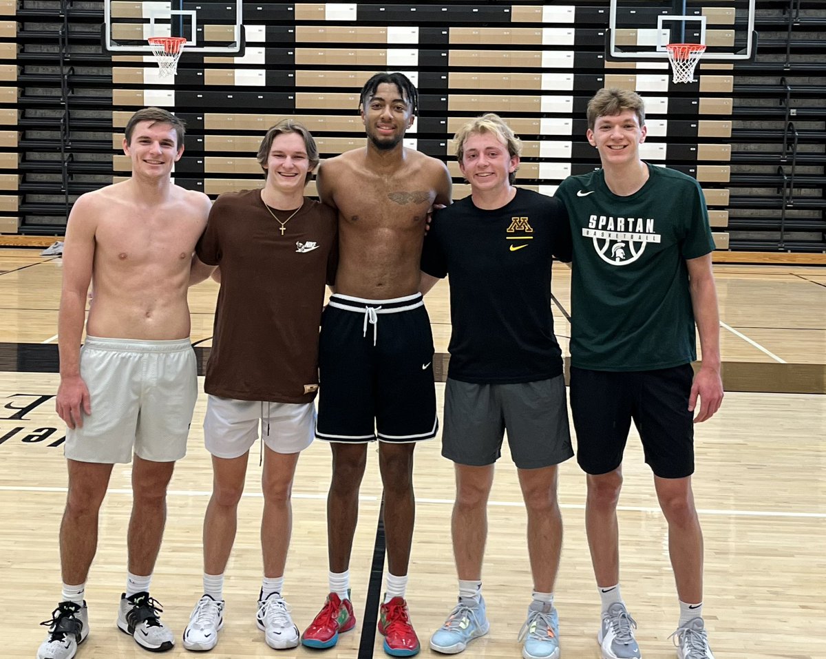 ERRaptorsBB's tweet photo. Fun having the class of 2022 back in the gym! Such a great group who are all off doing great things!

GO RAPTORS! https://t.co/WEq8araAeA