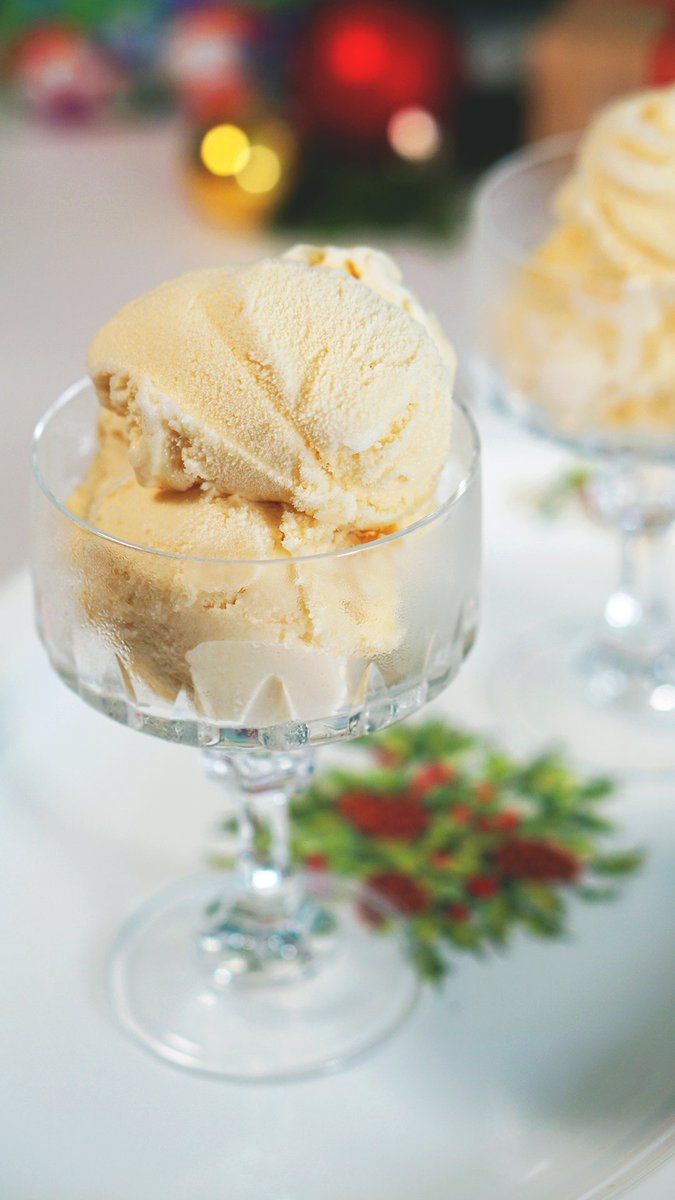 No dejes de disfrutar en tu mesa de Navidad del delicioso helado de <a href="/ponchecrema/">Ponche Crema Oficial</a>