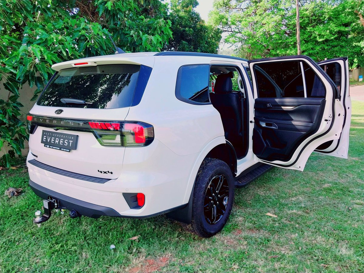 SiphosethuMlaba's tweet photo. @ChrisPerry890 Currently driving it , I love everything about this car 😍😍😍 https://t.co/8D1SpXvDYK