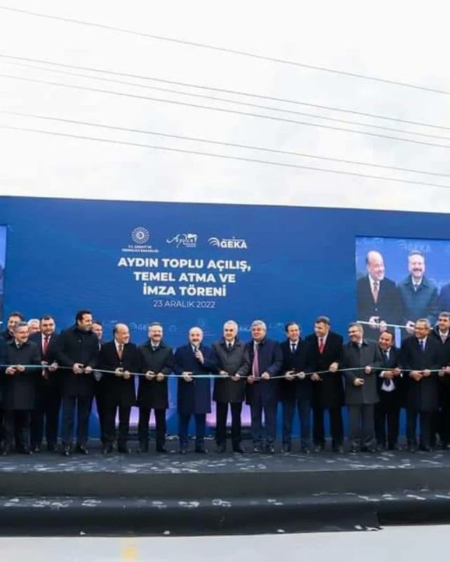 rizaposaci's tweet photo. Sanayi ve Teknoloji Bakanımız Sn. Mustafa Varank'ı Aydın'da misafir ettik. Bakanımızın Aydın'ımıza gösterdiği özel ilgi için teşekkürler ediyorum. https://t.co/SFQkslnduN