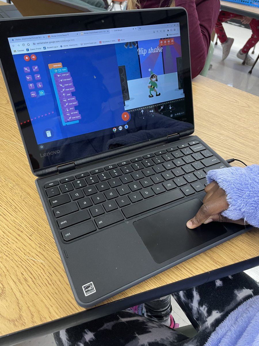 AdamsvilleTech's tweet photo. @BRRSDAdamsville students LOVE using @Google #SantaTracker coding activities around the Holidays! 🎅🏼🎄
#100daysofcoding #edtech @BRRSDTech @BRRSDComm https://t.co/stw0neUpHp