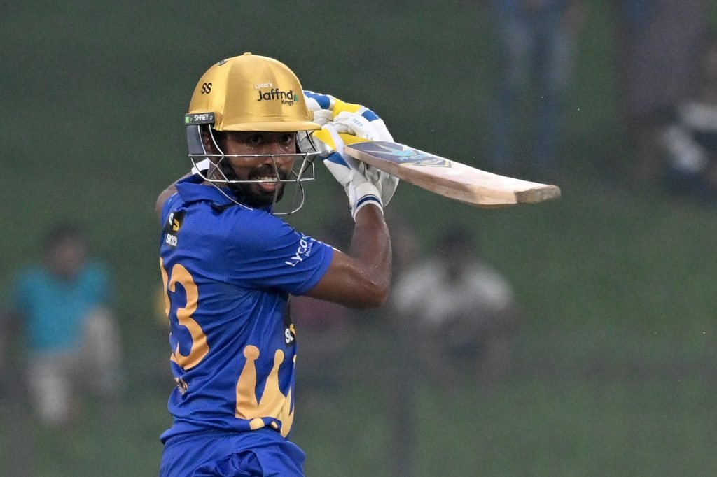 SriLankaTweet's tweet photo. Sadeera Samarawickrama won the Player of the Tournament award for his 294 runs and 10 dismissals as a wicket-keeper.
#LPL2022Final #LPL2022 #LKA @OfficialSLC @LPLT20 #SadeeraSamarawickrama https://t.co/joLNfeQo5X