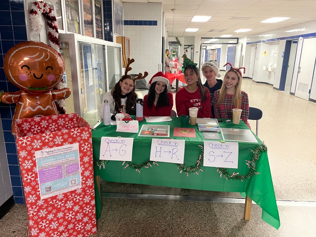 wishnj's tweet photo. .@howellmakeawish hosted a Breakfast with Santa earlier this month and raised over $4,000 for MAWNJ! Attendees were invited to take pictures with Santa, enjoy breakfast, and sing along to holiday songs. Thank you, Howell High School! https://t.co/vwm5NJO86W