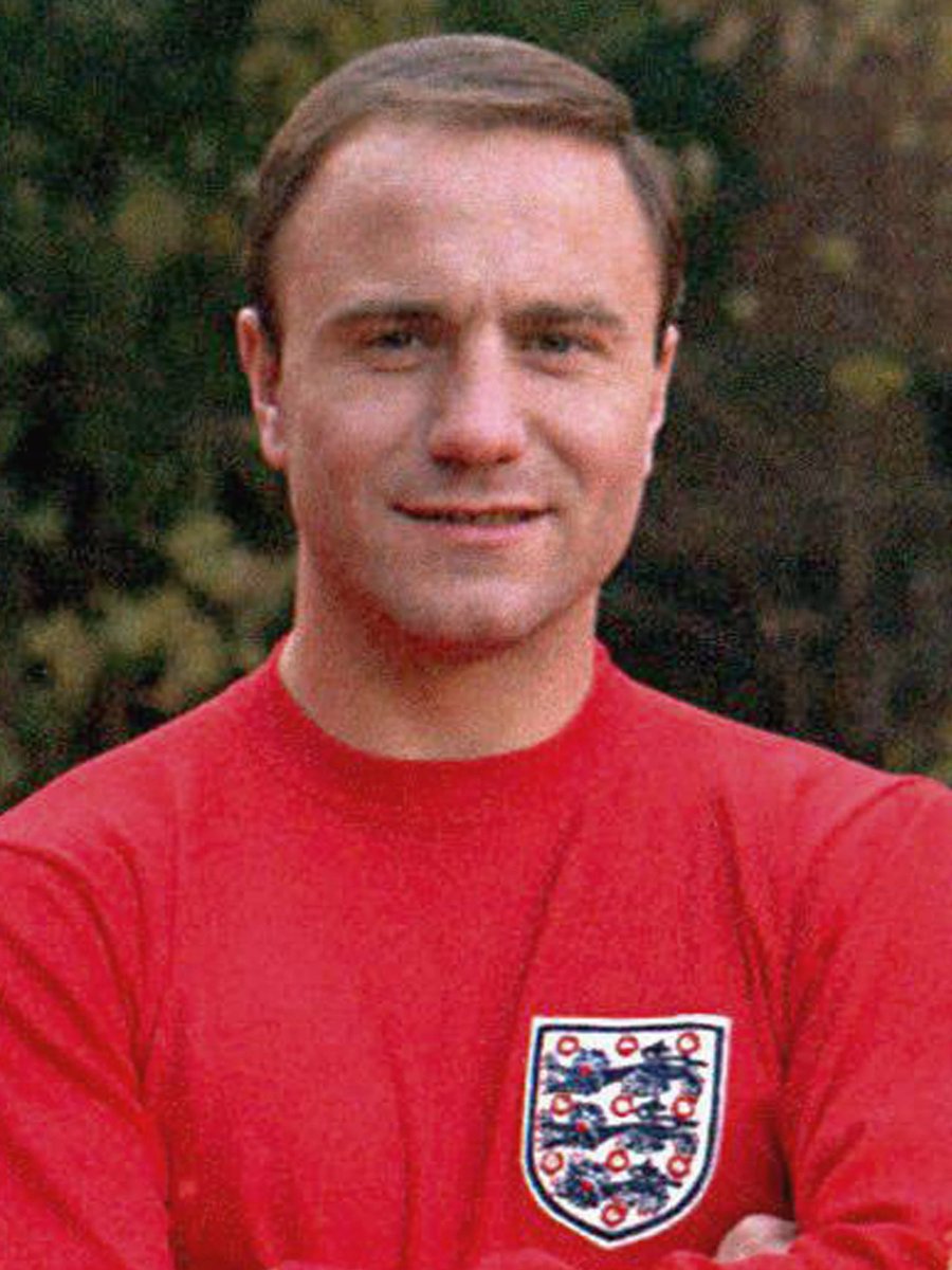 StephenFoz's tweet photo. Lovely tribute to #GeorgeCohenMBE just now on @BBCOne news. What a wonderful man and player. The next time I’m at @FulhamFC I’ll make a point of paying my respects to one of their greatest players. @England #RIPGeorgeCohen #BoysOf66 #Class https://t.co/jEYpLMh1hL