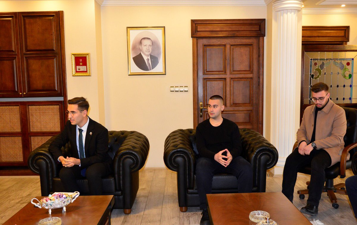 yyildirimtr's tweet photo. Bugün değerli arkadaşlarımızla Zonguldak Bülent Ecevit Üniversitesi Rektörü Prof. Dr. sayın İsmail Hakkı Özölçer’i makamında ziyaret ettik.

Sayın rektörümüze nazik misafirperverlikleri ve bizlere ayırdığı vakit için teşekkür ediyoruz.

#İlmekİlmek https://t.co/2X3YaQZyBn
