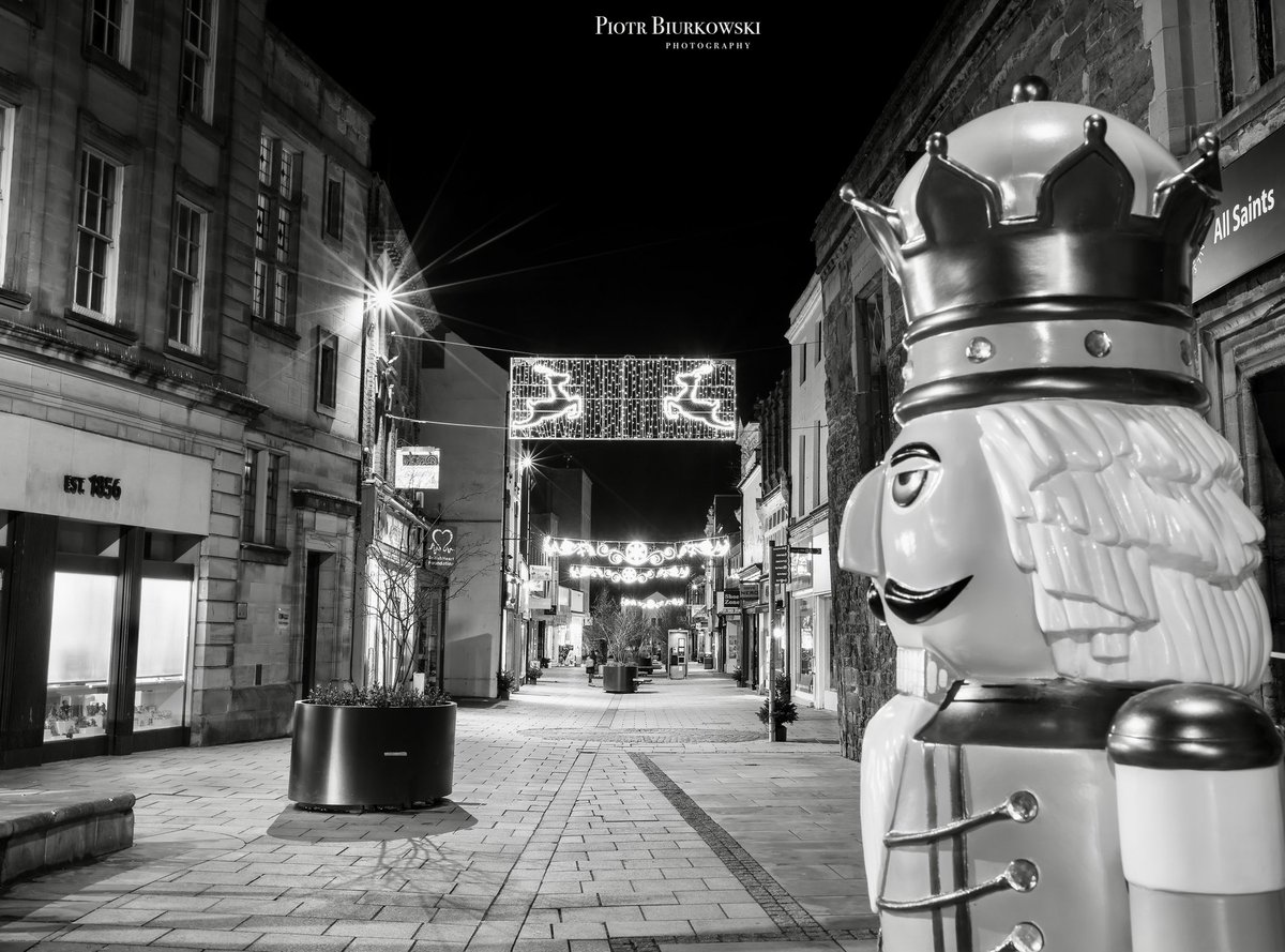BiurkowskiPiotr's tweet photo. Hereford at night https://t.co/mkCjWasDre