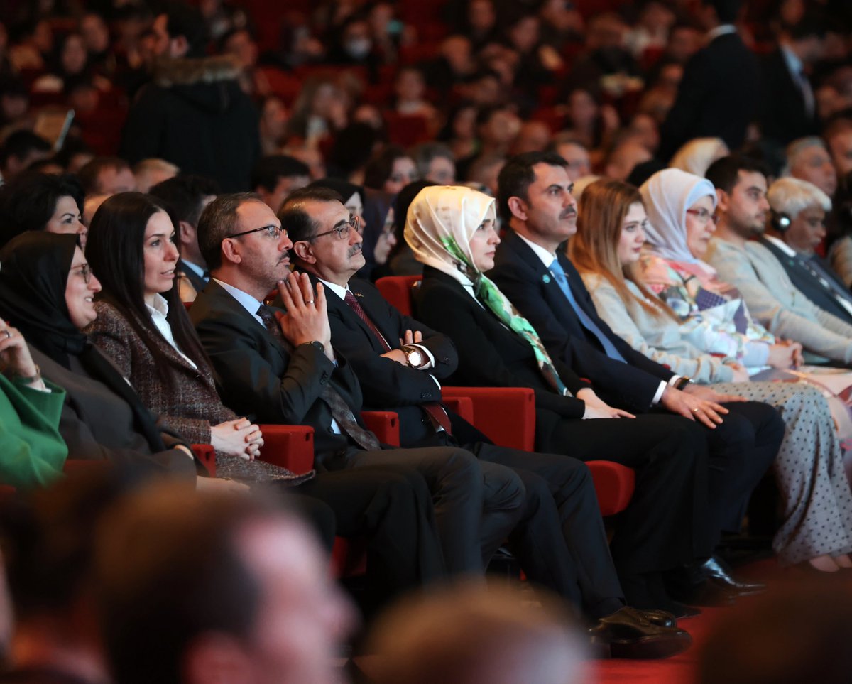 CK_Samsun's tweet photo. Sıfır Atık 5️⃣ yaşında

Bugün,#DünyaOrtakEvimiz diyerek yola çıkan, ulusal ve uluslararası çapta yaygınlaşmasında ve katedilen mesafede en büyük emek sahibi Sn. @EmineErdogan Hanımefendi’nin teşrifleriyle düzenlenen 3. #SıfırAtık Zirvesi ve Ödül Töreni’ne katıldık. @csbgovtr https://t.co/jxz0fm8rnS