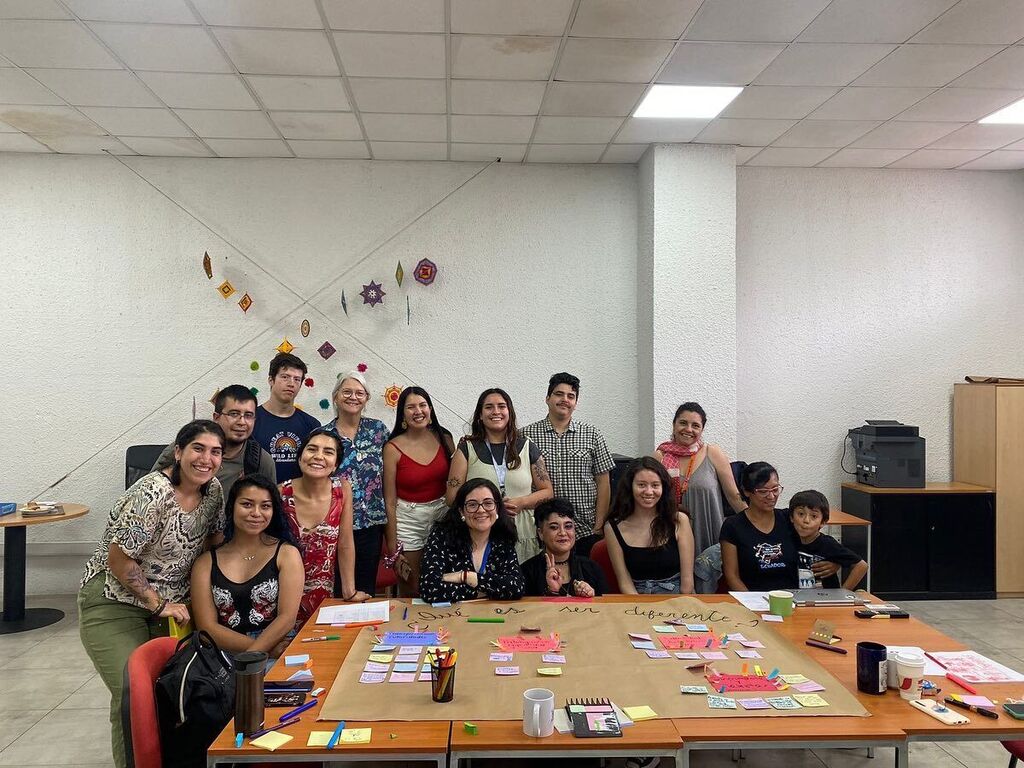 CediscUsach's tweet photo. Encuentro por la diferencia 2022, realizado por el Departamento de Formación Integral e Inclusión ♥️
Como Cedisc Usach nos encontramos agradecidos de esta instancia reflexiva, emotiva y llena de historias enriquecedoras. 
¡Ya vienen próximos encuentrospa… https://t.co/mTe420g8xe https://t.co/ehX7YMhvWn