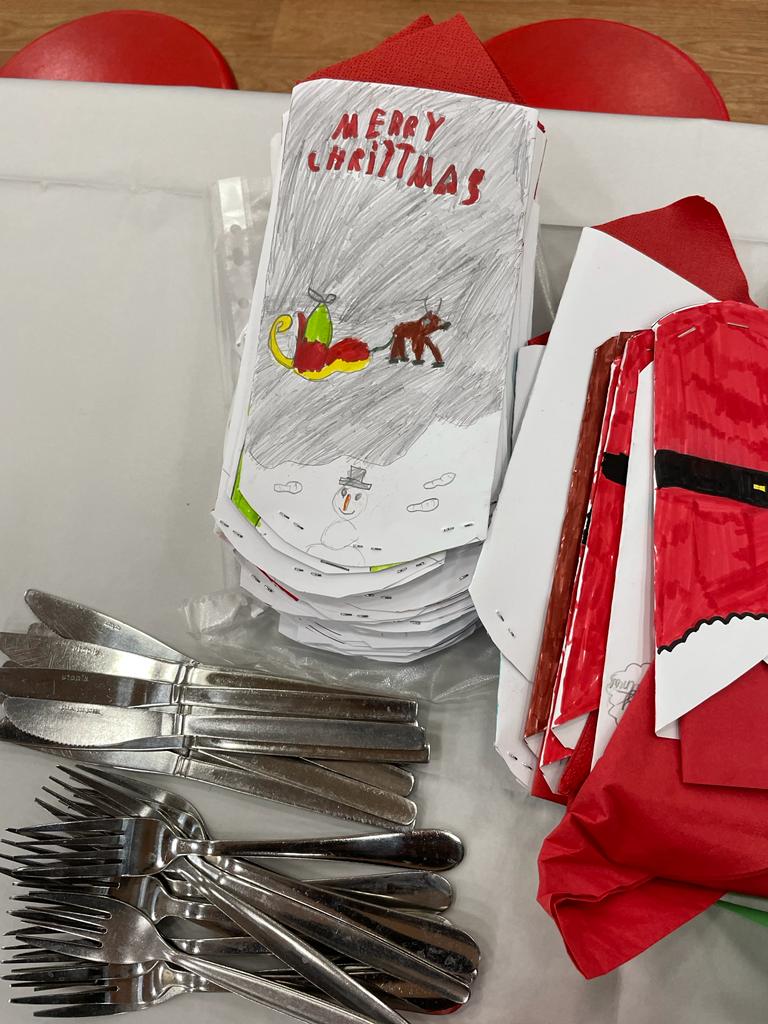 Volunteering with <a href="/crisis_uk/">Crisis</a> today. Getting the venue ready to receive our 'guests' for Xmas. Shout out to Wyken Croft school for allowing us to use the building. A lovely touch by the school kids for creating decorations and napkin holders ❤️ #endhomelessness #Volunteering