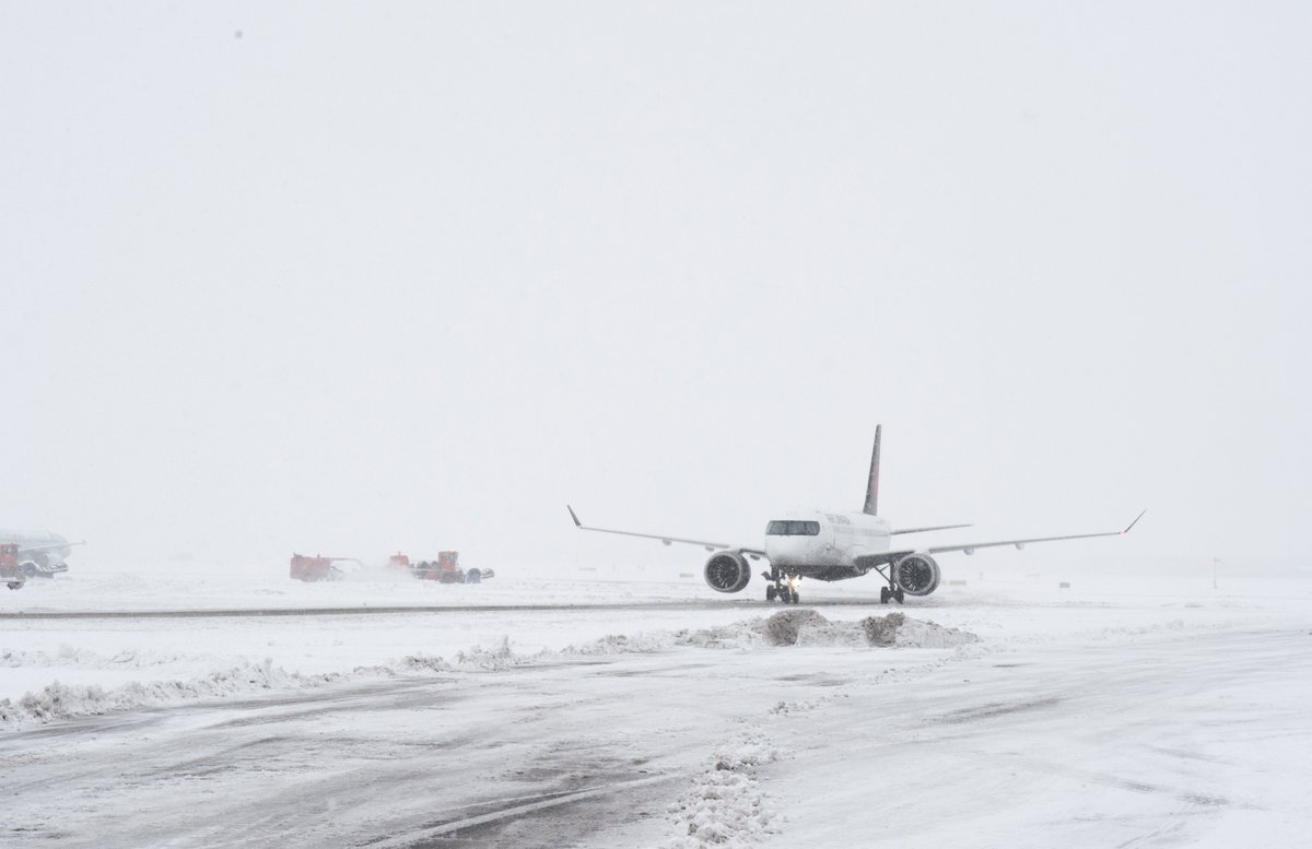 With winter storms, a new goodwill policy lets customers cancel flights online and receive a full refund or voucher on tickets purchased on or before Dec. 21 for any flight between Dec. 22-26. Details: aircanada.com/ca/en/aco/home… 
1/2